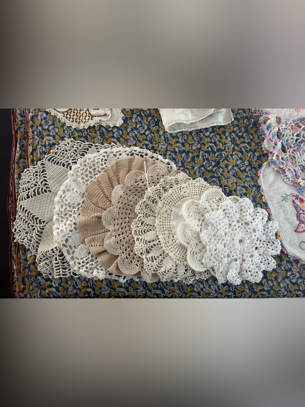 Vintage Linens Dollie’s, runners etc - Picture 8 of 9